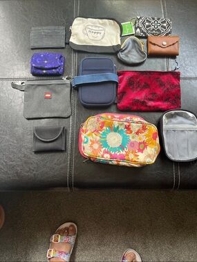 Source Unknown Floral Multi-Color Cosmetic Pouch